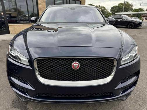2017 Jaguar F-PACE 35t Prestige