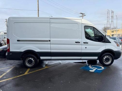2016 Ford Transit-250 148 WB Medium Roof Cargo