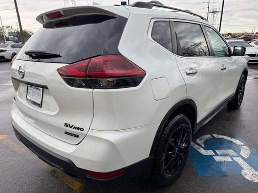White 2018 Nissan Rogue SV