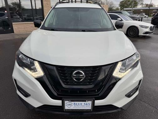 White 2018 Nissan Rogue SV