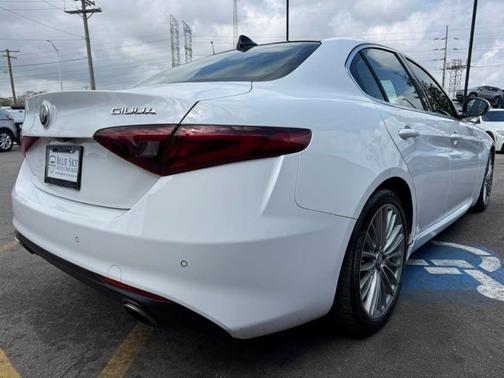 Alfa White 2017 Alfa Romeo Giulia Ti