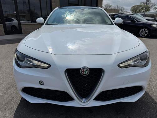 Alfa White 2017 Alfa Romeo Giulia Ti