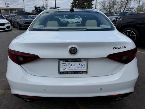 Alfa White 2017 Alfa Romeo Giulia Ti