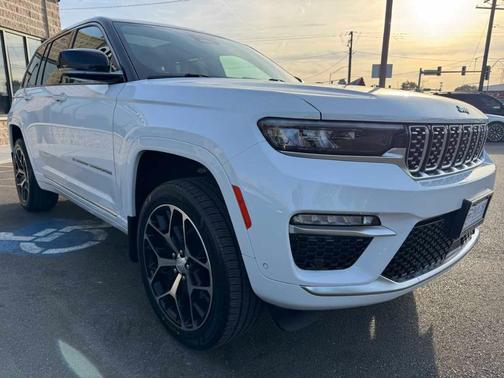 Bright White Clearcoat 2022 Jeep Grand Cherokee 4xe Summit