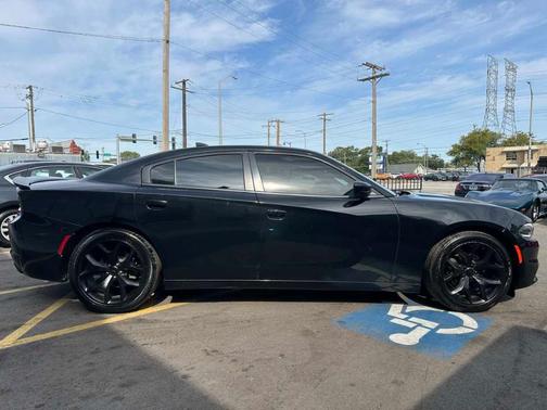 2017 Dodge Charger SXT