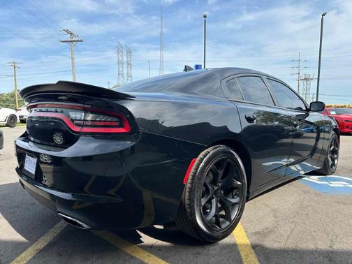 2017 Dodge Charger SXT