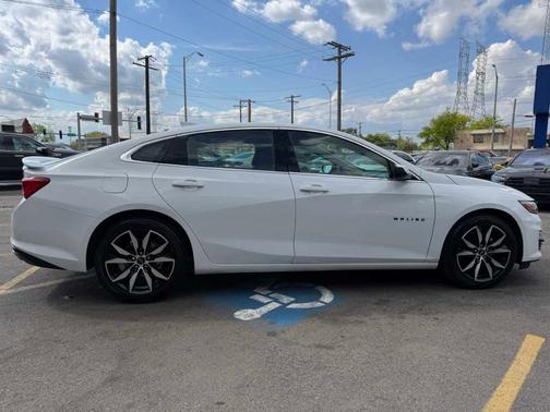 Summit White 2022 Chevrolet Malibu RS
