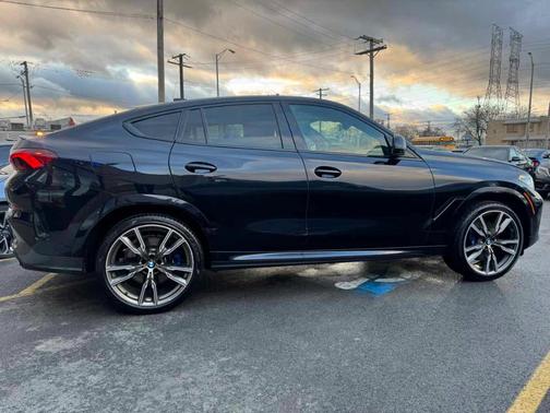 2020 BMW X6 M50i