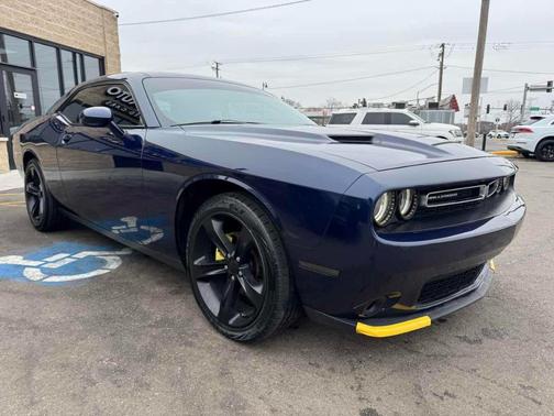 2017 Dodge Challenger SXT