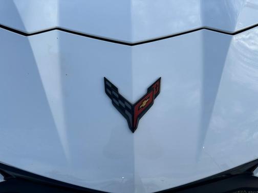 Arctic White 2024 Chevrolet Corvette Stingray w/1LT