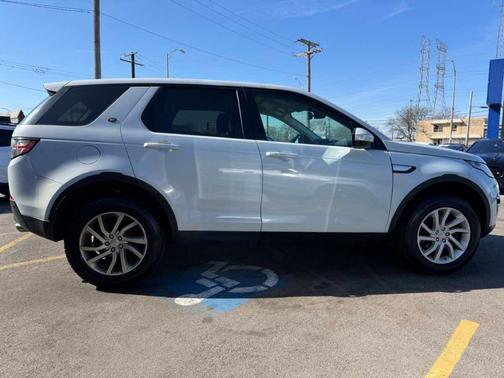 Yulong White 2018 Land Rover Discovery Sport HSE