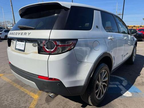 Yulong White 2018 Land Rover Discovery Sport HSE