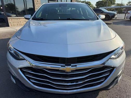 Silver Ice Metallic 2020 Chevrolet Malibu Premier