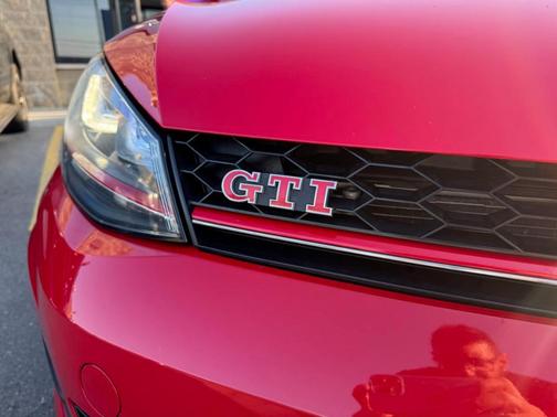 Tornado Red 2017 Volkswagen Golf GTI Autobahn 4-Door