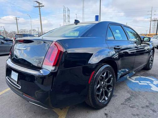 2018 Chrysler 300 S