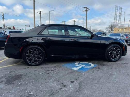 2018 Chrysler 300 S