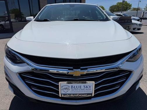 Summit White 2022 Chevrolet Malibu LT