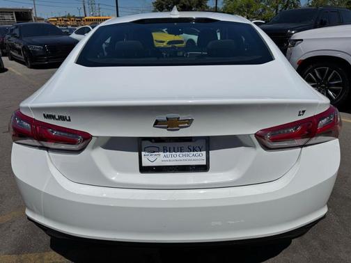 Summit White 2022 Chevrolet Malibu LT