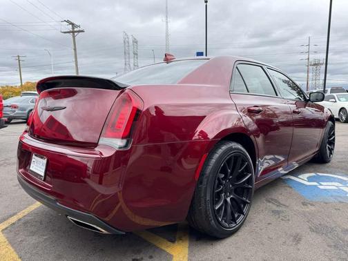 2019 Chrysler 300 Touring