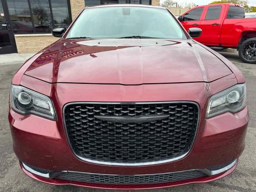 2019 Chrysler 300 Touring