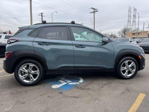 2022 Hyundai KONA SEL