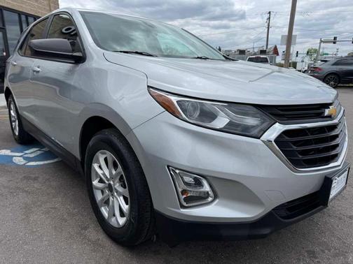 Silver Ice Metallic 2021 Chevrolet Equinox LS