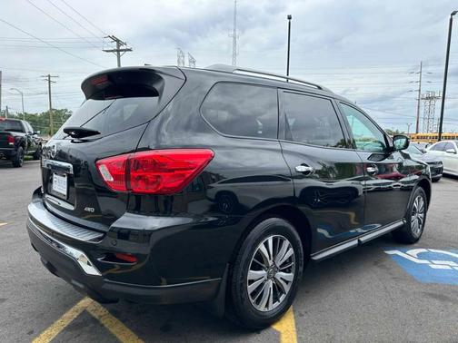2020 Nissan Pathfinder S