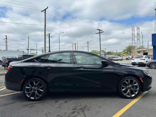 2016 Chrysler 200 S