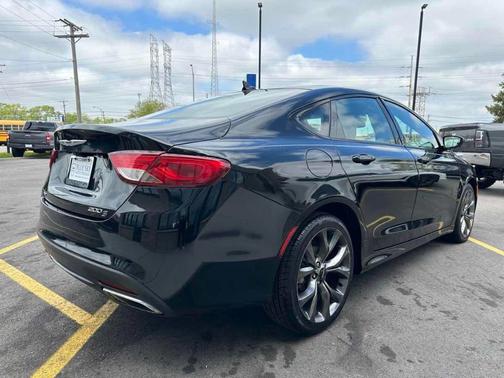 2016 Chrysler 200 S