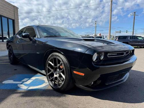 2016 Dodge Challenger R/T Plus