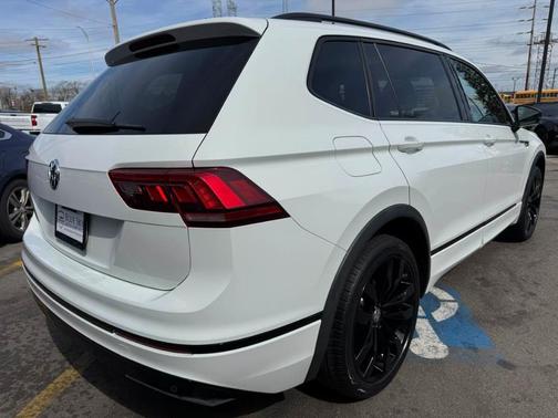 2021 Volkswagen Tiguan 2.0T SE R-Line Black
