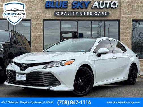 Wind Chill Pearl 2019 Toyota Camry XLE