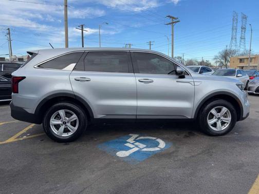 2021 Kia Sorento LX