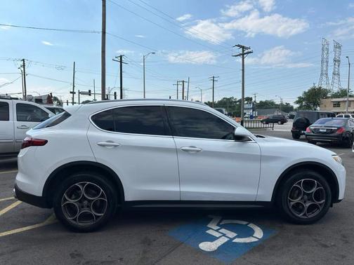 2020 Alfa Romeo Stelvio Base