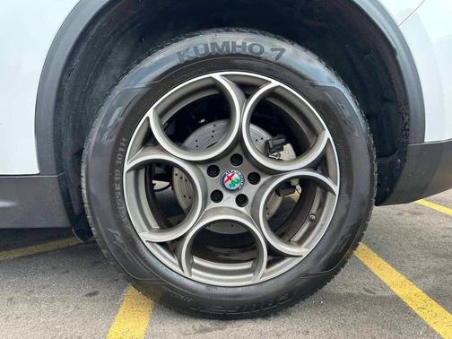 2020 Alfa Romeo Stelvio Base