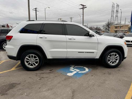 2019 Jeep Grand Cherokee Laredo E