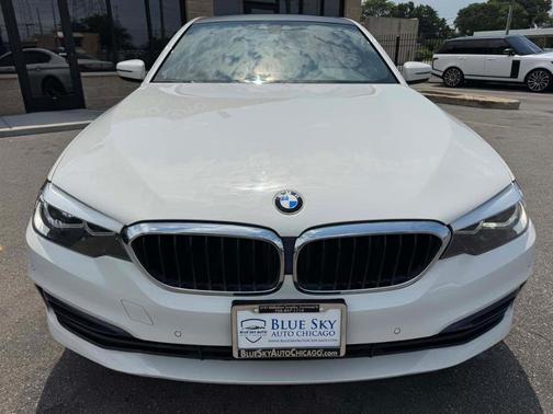 Alpine White 2018 BMW 530 i xDrive