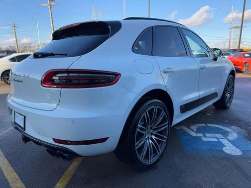 2015 Porsche Macan Turbo