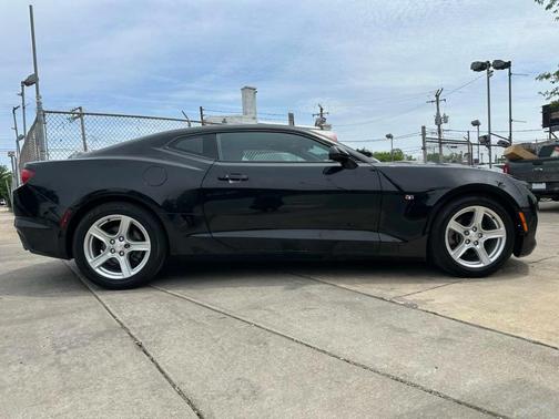 Black 2019 Chevrolet Camaro 1LT