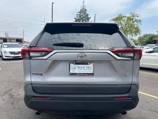 2022 Toyota RAV4 LE