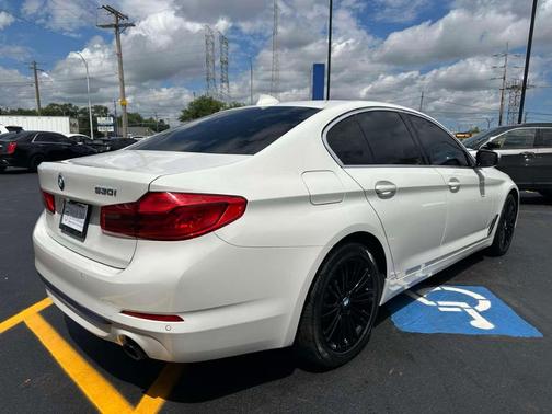 Alpine White 2019 BMW 530 i
