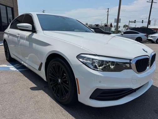 Alpine White 2019 BMW 530 i