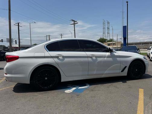 Alpine White 2019 BMW 530 i