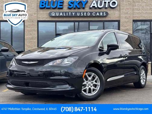 2022 Chrysler Voyager LX