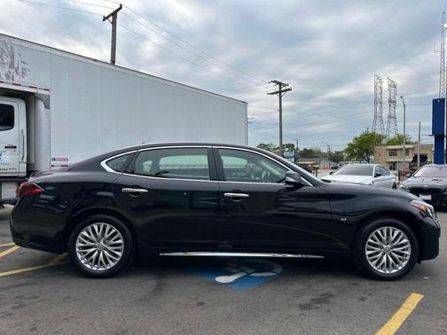 2016 INFINITI Q70L 3.7X