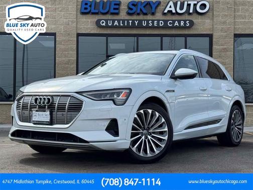 Glacier White Metallic 2019 Audi e-tron Prestige