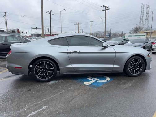 2020 Ford Mustang EcoBoost