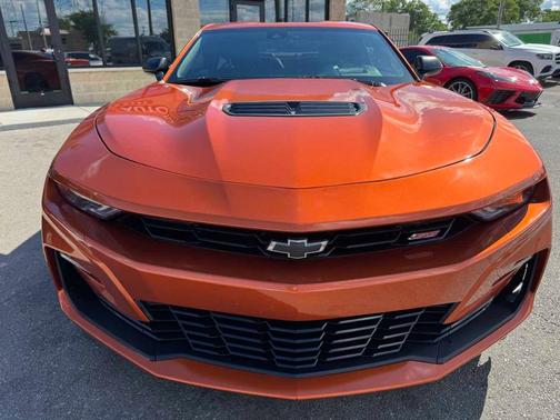 Vivid Orange Metallic 2022 Chevrolet Camaro 2SS