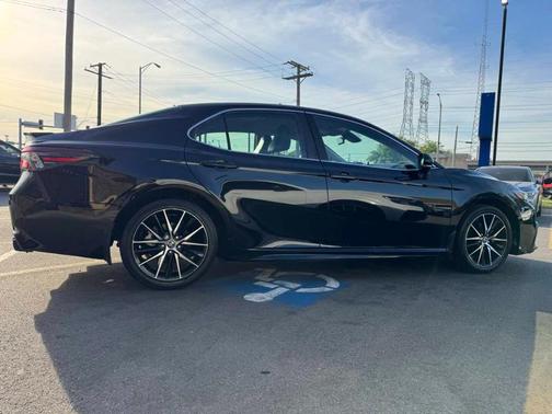 Midnight Black Metallic 2023 Toyota Camry SE