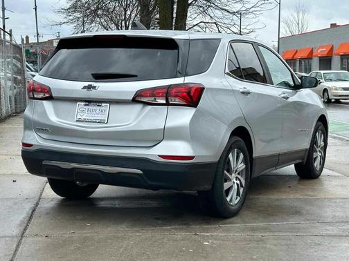 Silver Ice Metallic 2022 Chevrolet Equinox 1LT